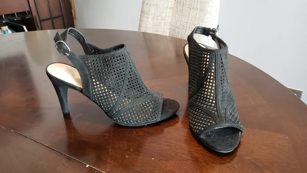 8 Pairs of Women's Heels 1 of 2 image indicator(4)