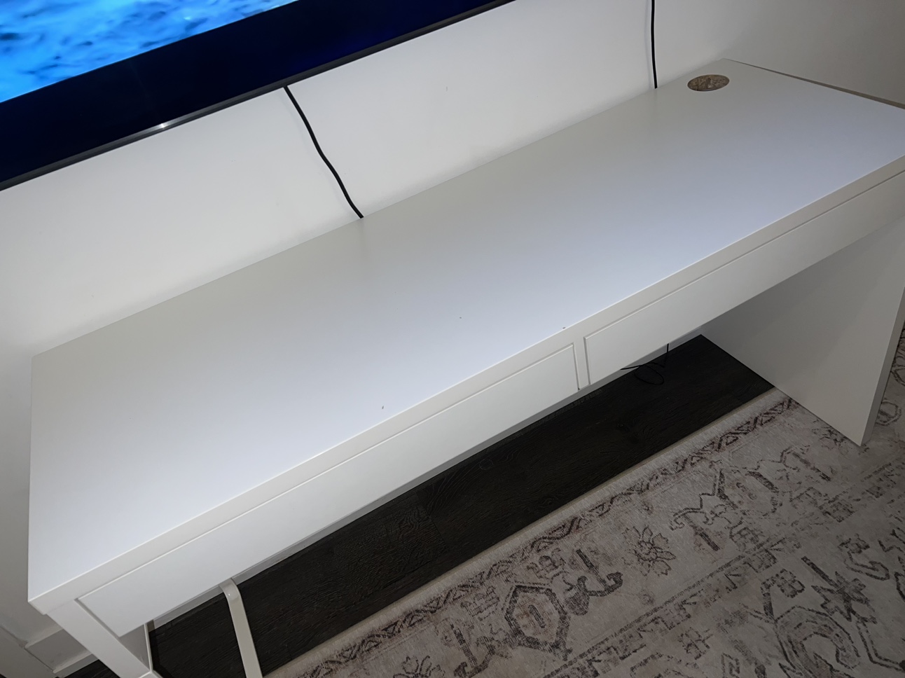 Ikea desk (11 Lillian St) - photo 2