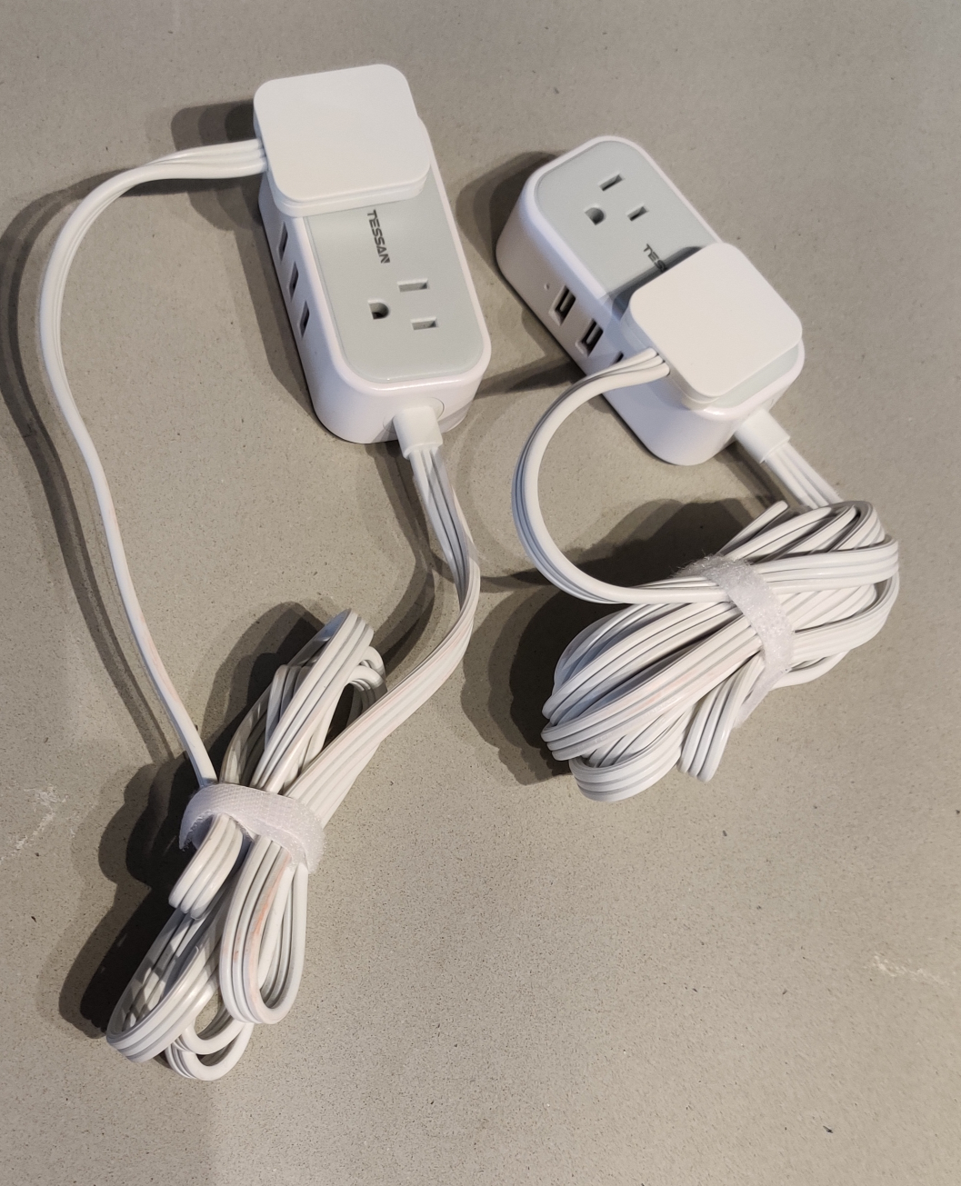 2x Flat Plug 3-Outlet Surge Protector Power Bar with USB Ports - photo 2