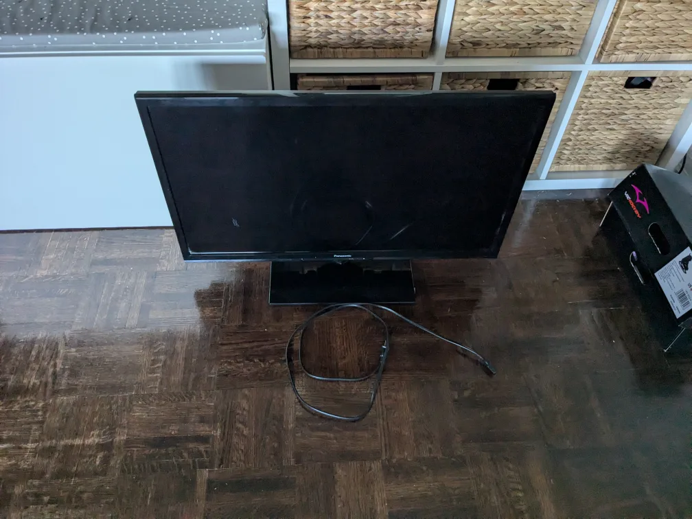 Panasonic 32 inch LCD TV thumbnail