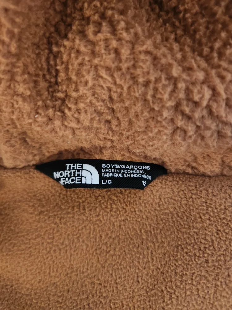 The North Face Boys' 600 Down Puffer Jacket - Size Large image indicator(3)