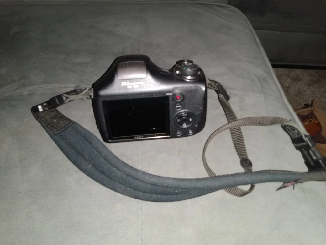 Sony Cybershot Digital Camera - photo 3
