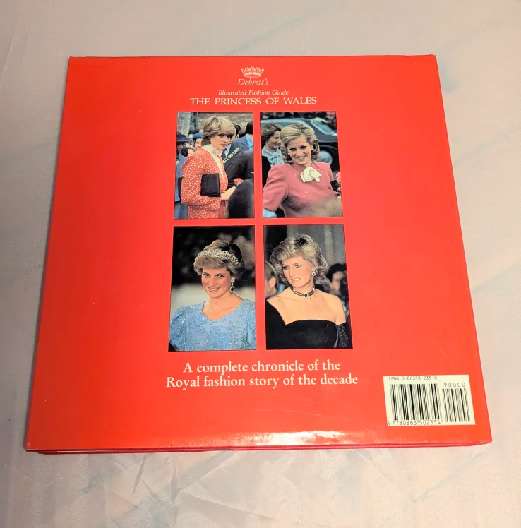 Illustrated Fashion Guide The Princess of Wales Hardcover image indicator(2)