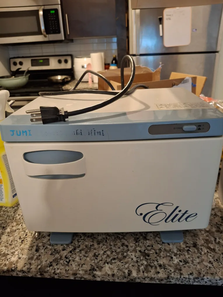 Elite Gi Mini Towel Warmer - Model TW-7S thumbnail
