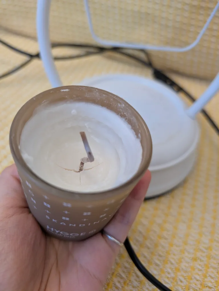 White Candle Warmer lamp with 2 Candles image indicator(3)