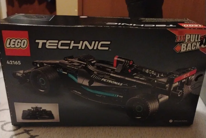 Lego Technic Mercedes-AMG F1 W14 E Performance Pull-Back image indicator(3)