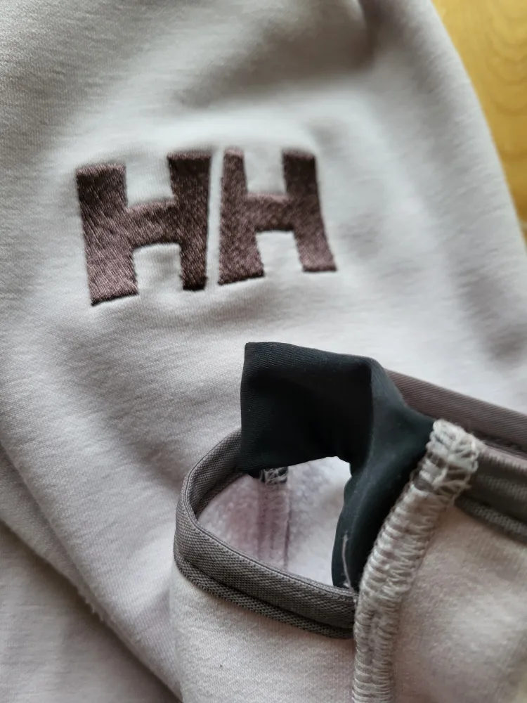 NEW! Helly Hansen Women’s Alphelia Midlayer (S) image indicator(3)