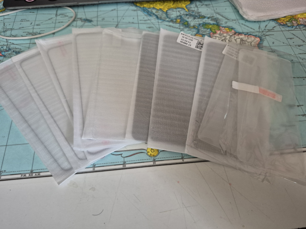 Samsung S21 Screen Protectors & Cases Bundle - photo 3