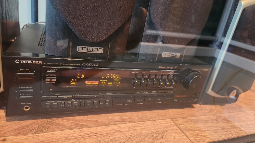 Pioneer VSX-3200S Stereo Receiver with Mission Speakers - photo 2