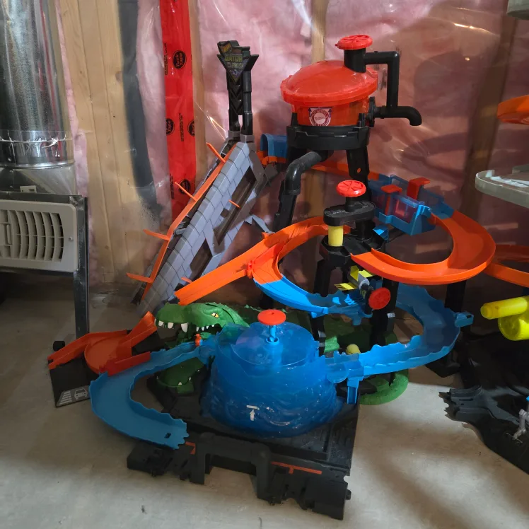 Hot Wheels Ultimate Garage Track Set image indicator(2)