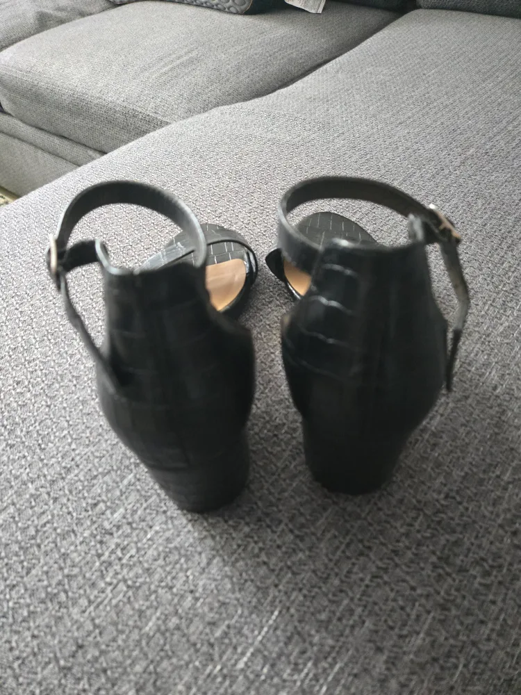 George Women's Black Ankle Strap Heels image indicator(3)