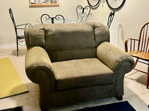 Olive Green Corduroy (Couch+Seat+Ottoman)– Excellent Condition! - photo 5
