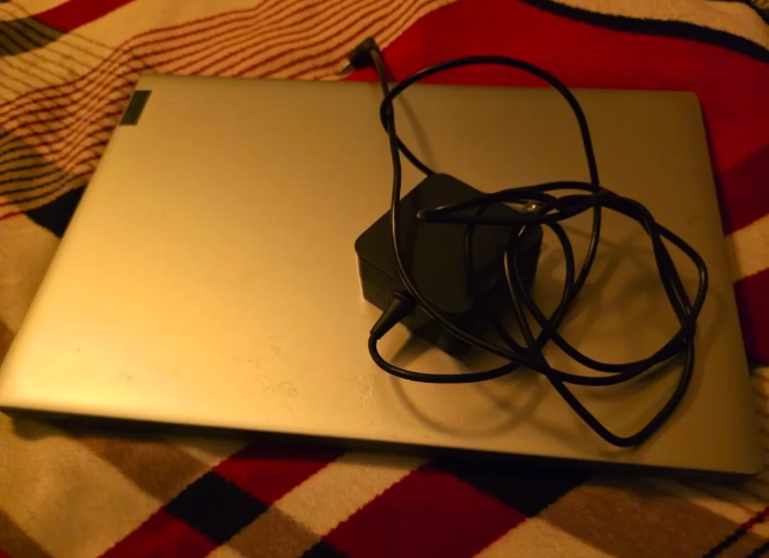 Lenovo Idea Pad Slim 14 inch thumbnail