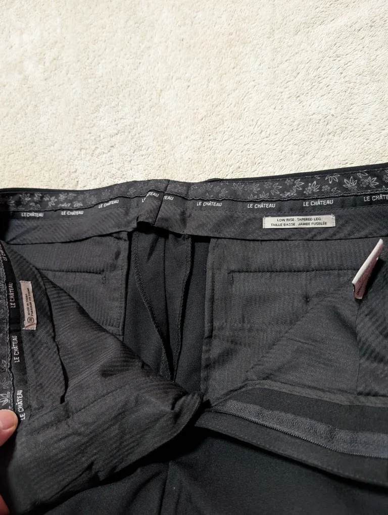 Le Chateau Men's Black Dress Pants W30" L 32" image indicator(7)