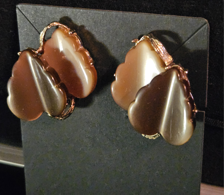 Vintage Coro Leaf Shaped Lucite Clip-On Earrings🍂 - photo 5