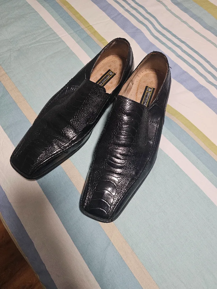 Stacy Adams Men's Black Leather Slip-On Shoes image indicator(2)