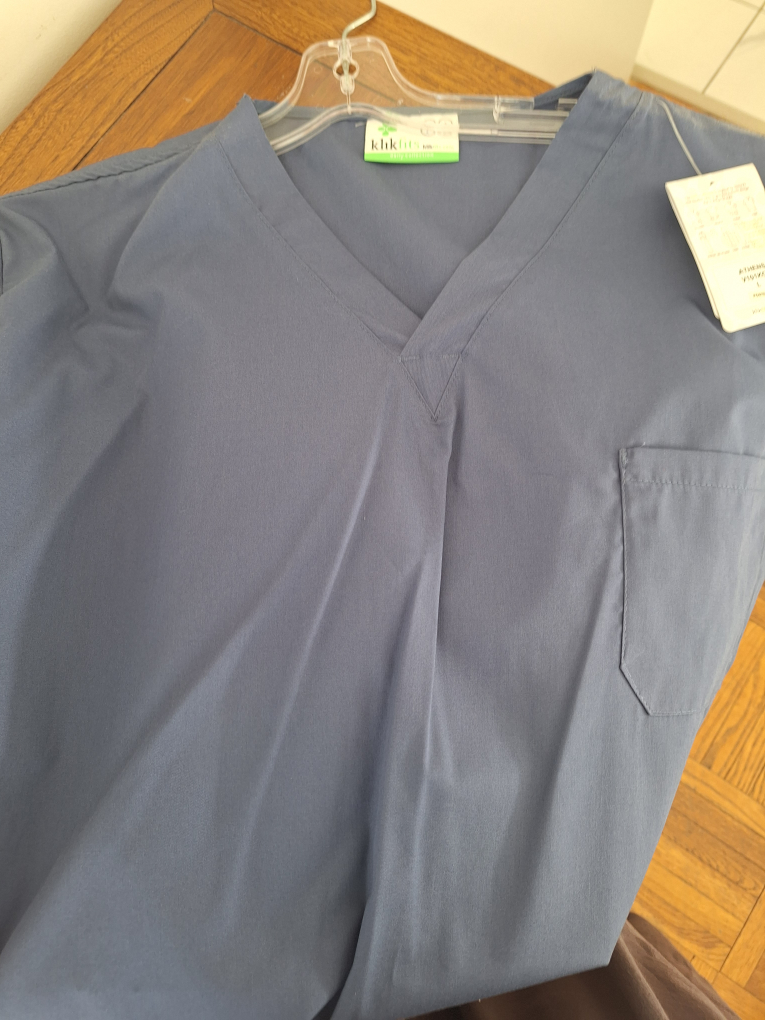 New KIKICOCO Scrubs Top, Size Large