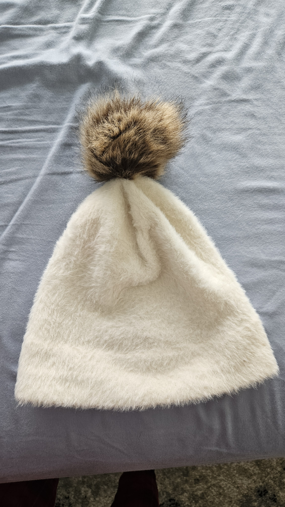 Very Warm White Pom Pom Beanie Hat