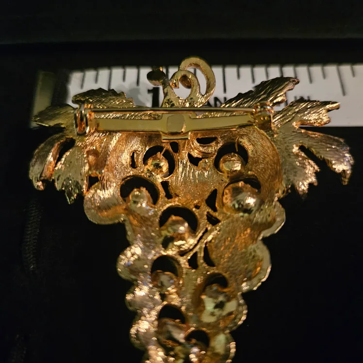 Vintage Gold Tone Grape Bunch Brooch 🍇 image indicator(10)