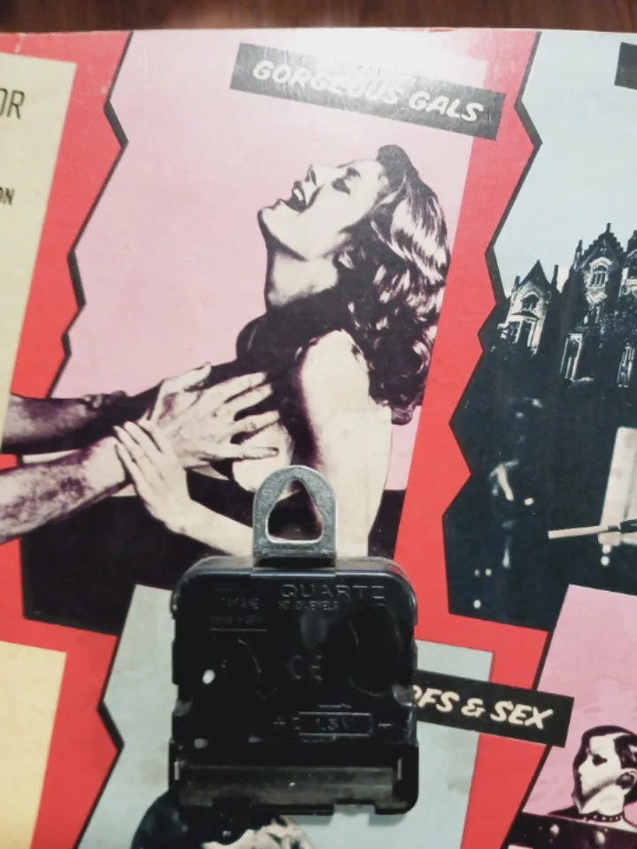 🎶🎭 Vintage Collector's Rocky Horror Picture Show Clock image indicator(4)