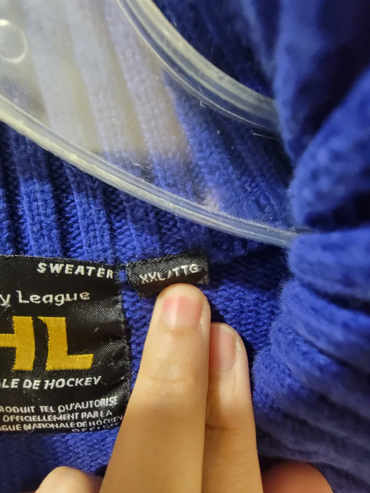 Toronto Maple Leafs NHL Licensed Sweater - XXL image indicator(4)