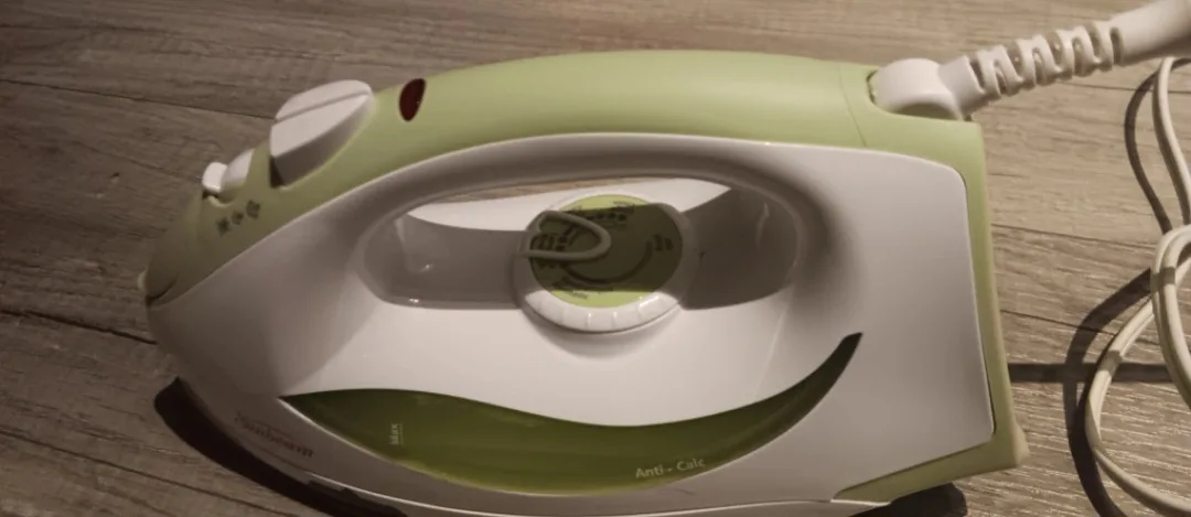 Sunbeam Anti-Calc Iron - Gently Used thumbnail