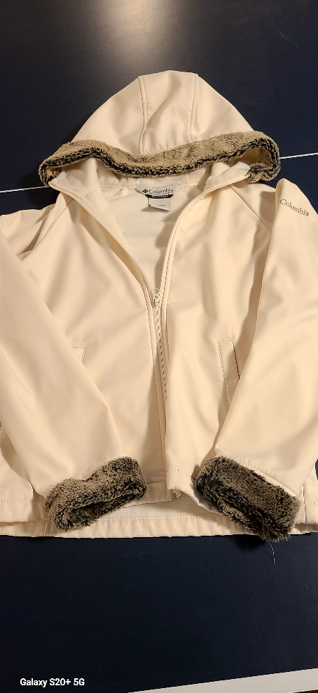 Columbia White Jacket with Fur Hood