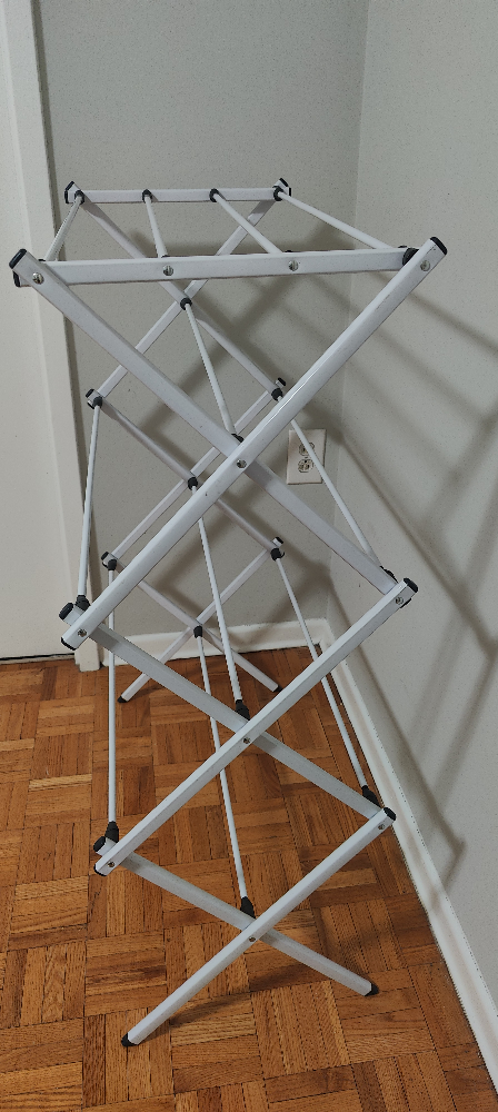 Walmart cloth hanging stand - photo 2