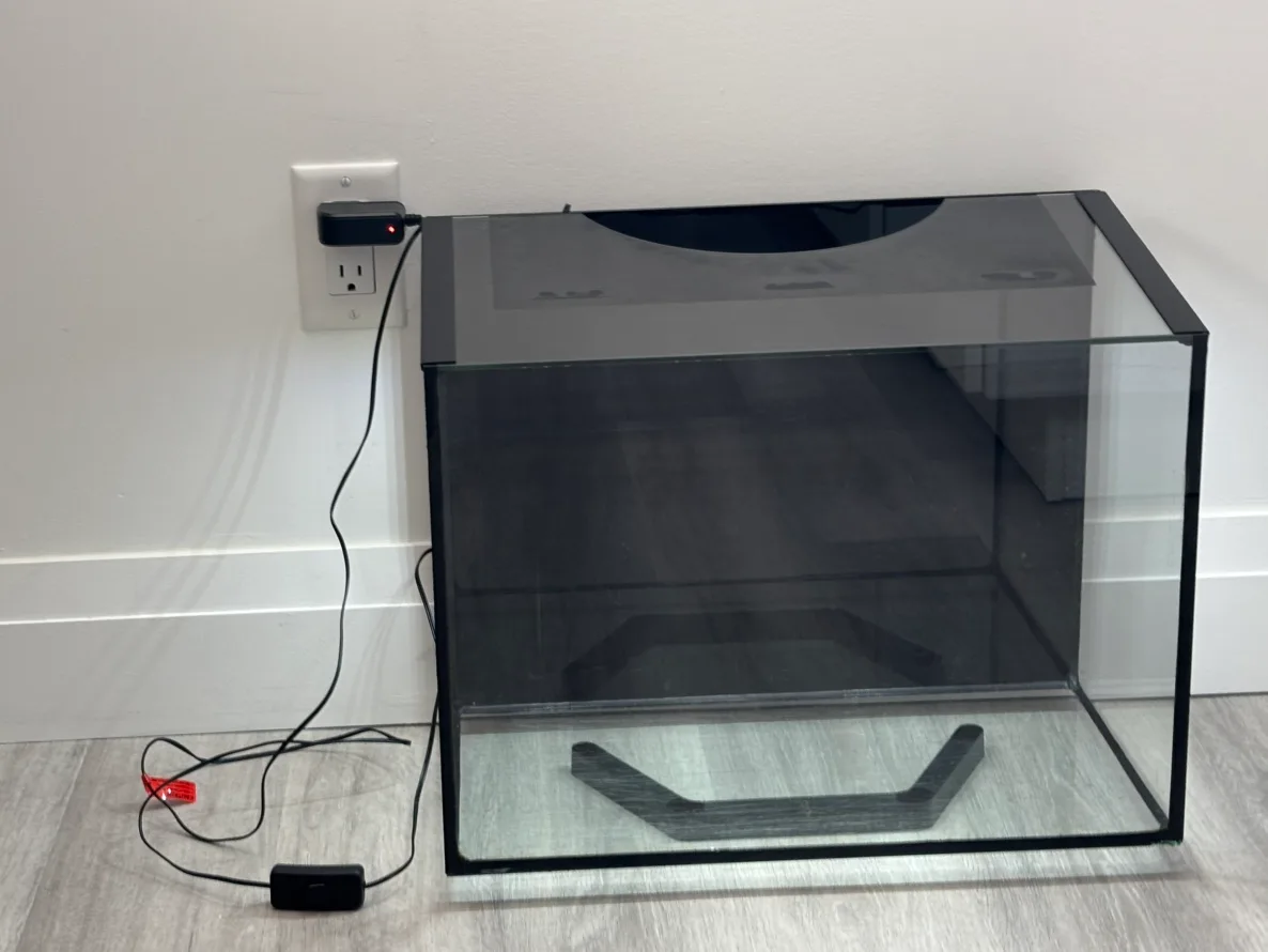 10 gallon fish tank + accessories image indicator(5)