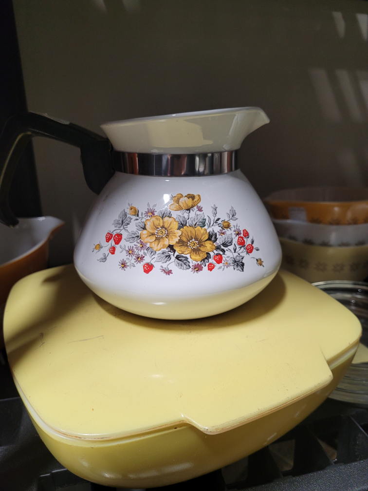 Vintage Floral Teapot Corelle