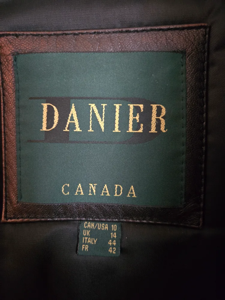 Danier Leather coat - Size 10 image indicator(3)
