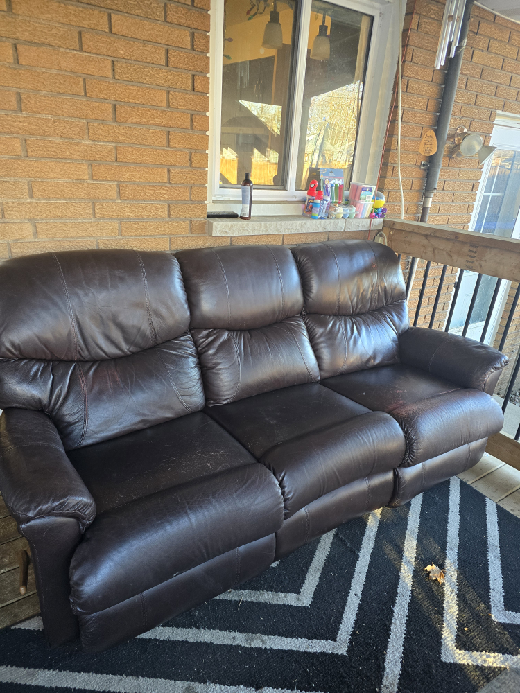 Lazy Boy Recliner Couch will deliever for extra