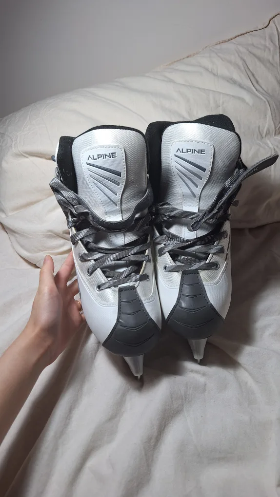 Women's Reebok Alpine Ice Skates - Size 8 image indicator(3)