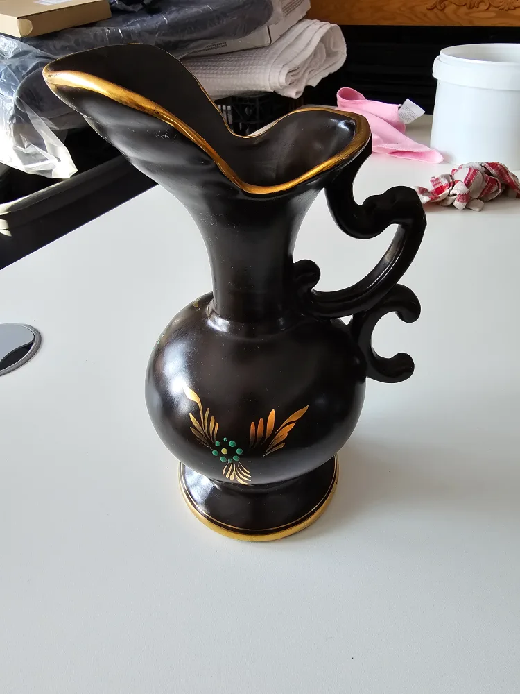 Vintage Black and Gold Ceramic vase image indicator(3)