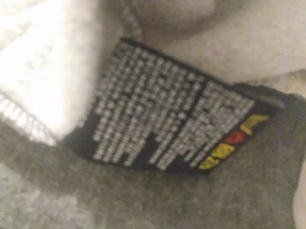 Brunette Grey Hoodie Size Large image indicator(5)