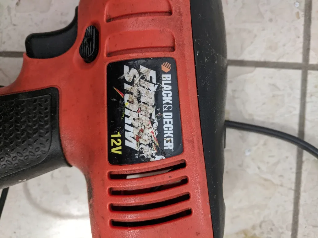 Black & Decker 12V Drill image indicator(4)