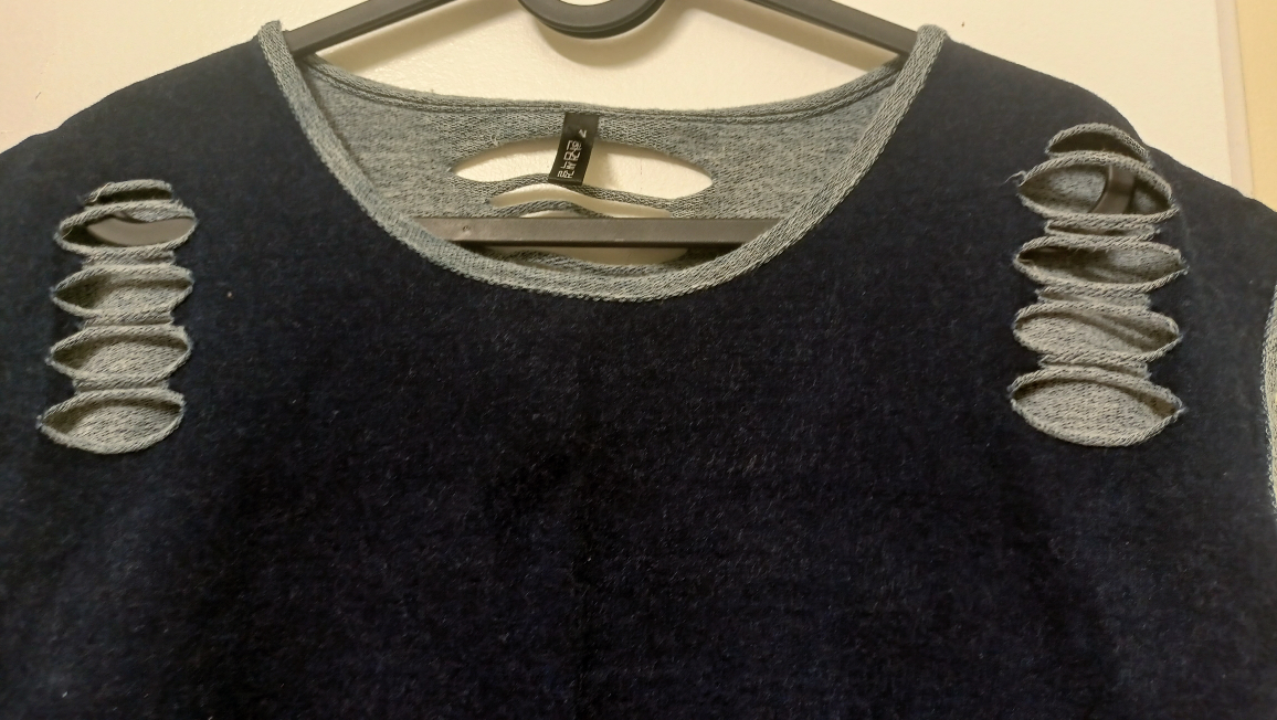 Black Crop Top with Distressed Details - photo 2