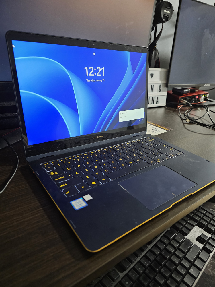 ASUS Zenbook Laptop - Excellent Condition