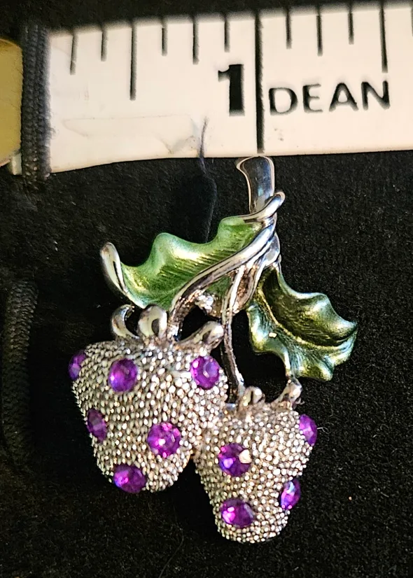 Vintage Brooches image indicator(9)