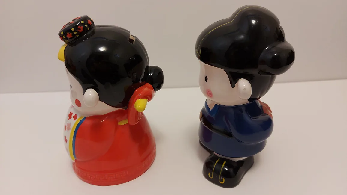 Charming Korean Couple Frottis Ceramic Coin Banks image indicator(2)