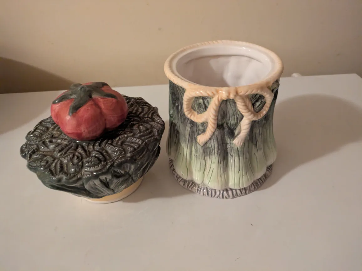 Vintage Ceramic Vegetable Shaped Cookie Jar image indicator(3)