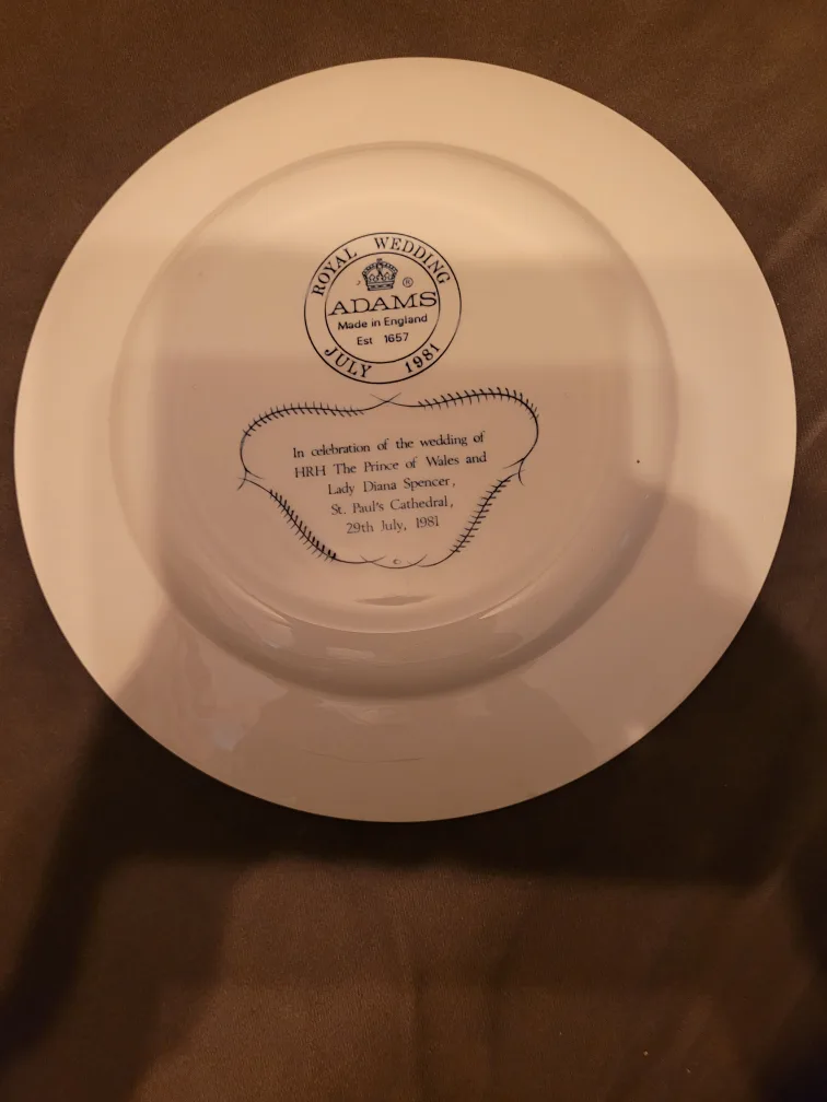 Royal Wedding Commemorative Plate image indicator(2)