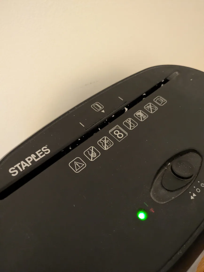 Staples Paper Shredder image indicator(2)