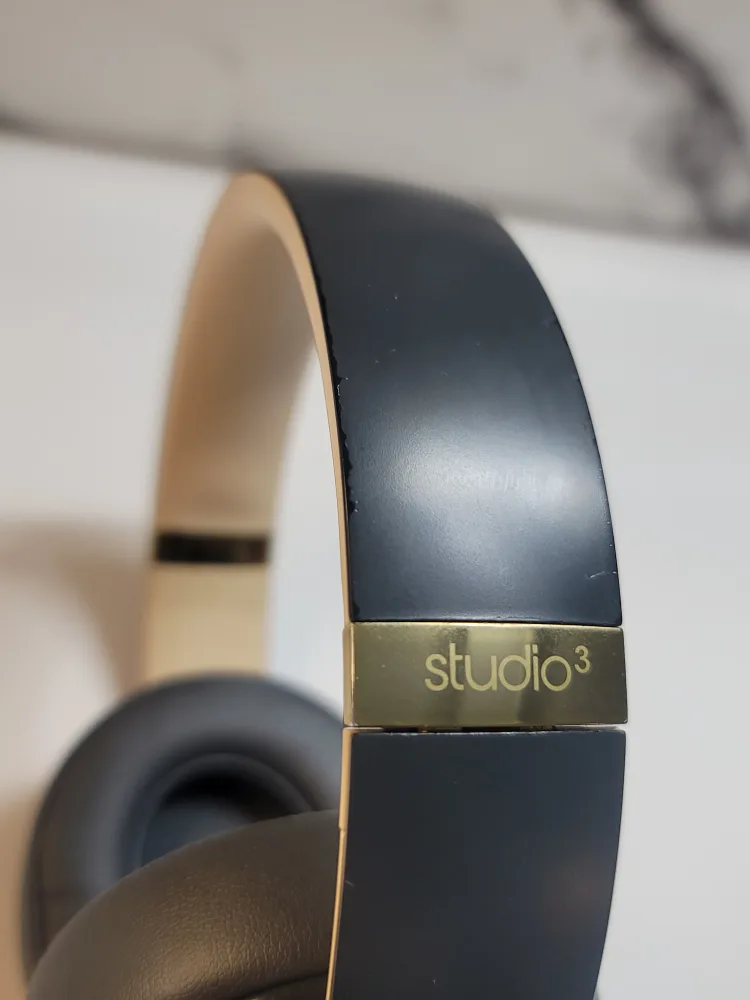 Beats Studio3 Wireless Headphones - Dark Grey/Sand image indicator(4)