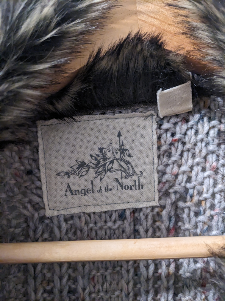 Angel of the North Knit Vest with Faux Fur Collar - photo 2