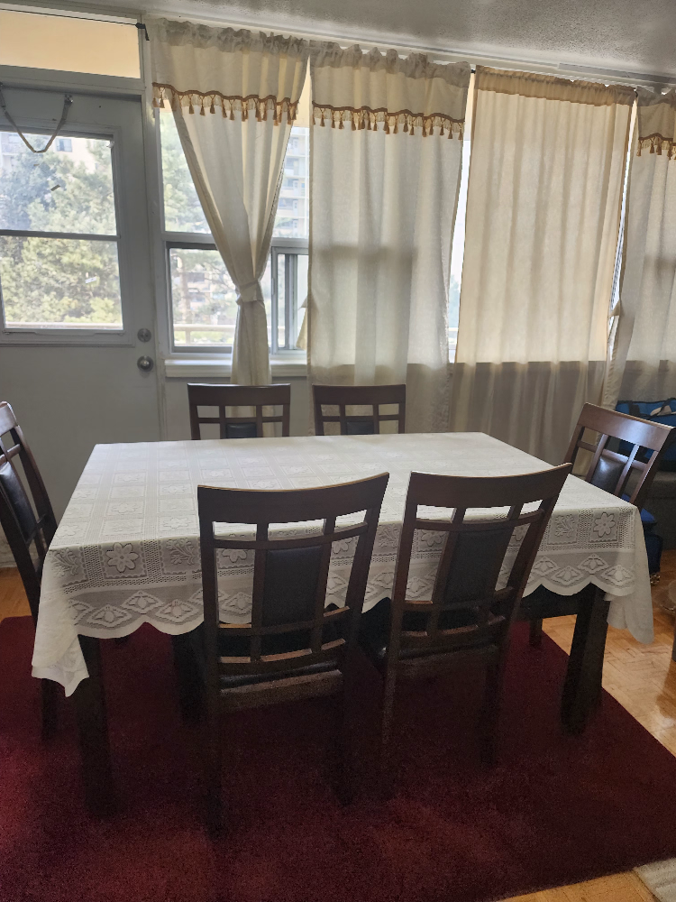6-Piece Dining Set: Table and Chairs - photo 4