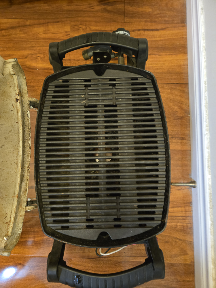 Weber Q 100 Portable Gas Grill - photo 2