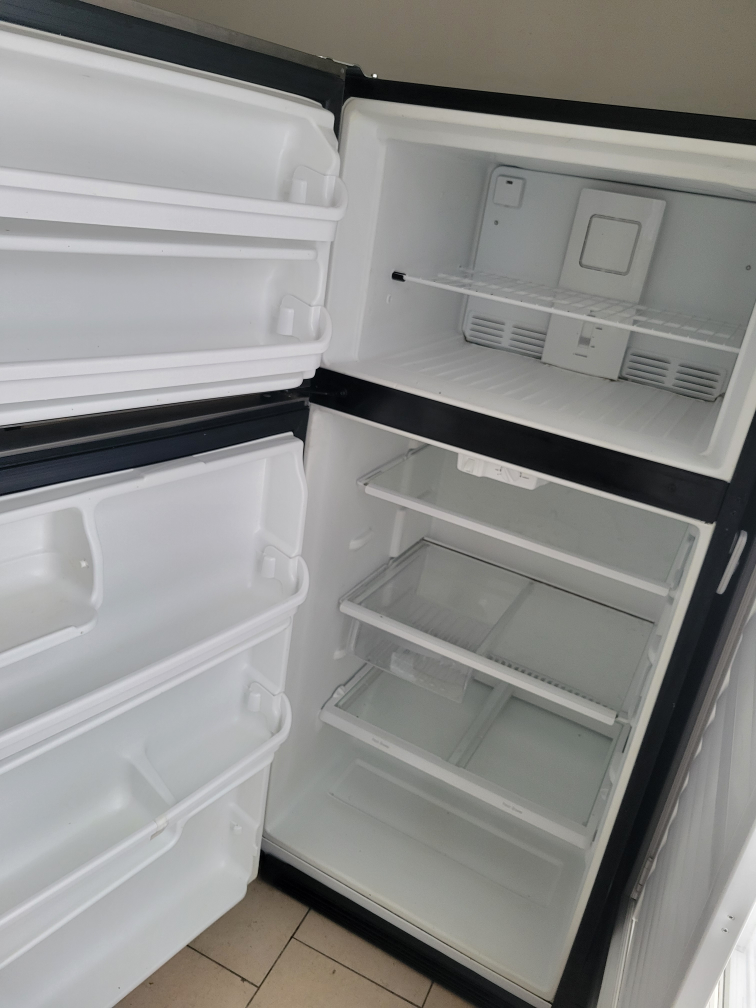 Refrigerator 30" x 65" high x 30 " deep - photo 4