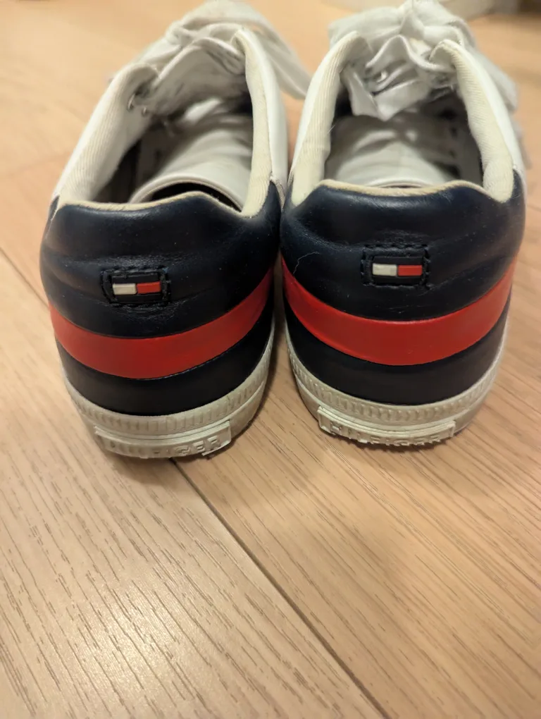 Tommy Hilfiger Women's White Sneakers Size 7.5 image indicator(3)