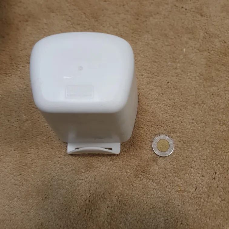 Three White Plastic Containers with Handles for bin image indicator(3)